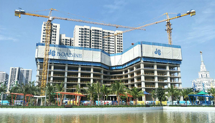 Hòa Bình đóng nắp hầm Tòa nhà văn phòng Vinfast