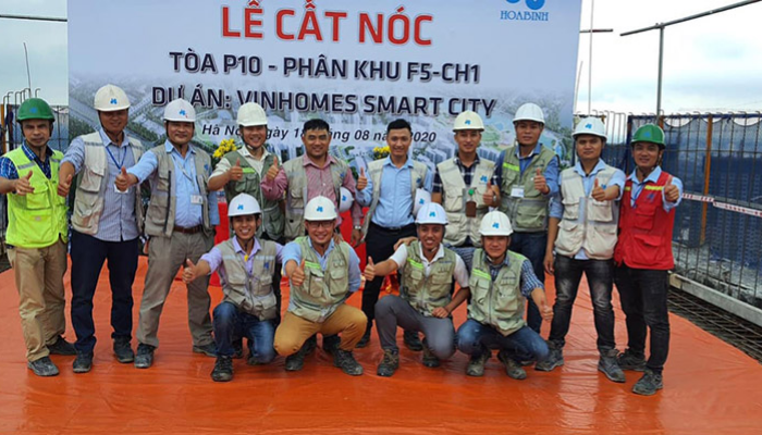 Hòa Bình cất nóc công trình Vinhomes Smart City