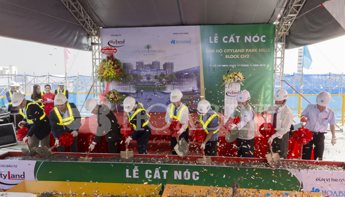 Hòa Bình cất nóc vượt tiến độ Chung cư CH2 – CityLand