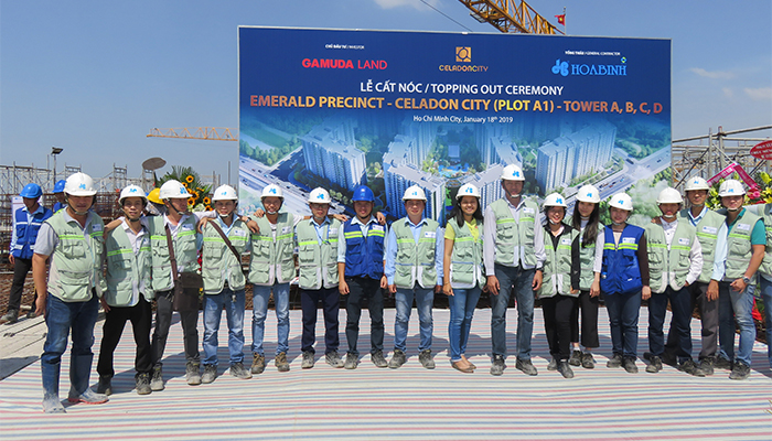 Tập đoàn Xây dựng Hòa Bình cất nóc dự án Celadon City vượt tiến độ