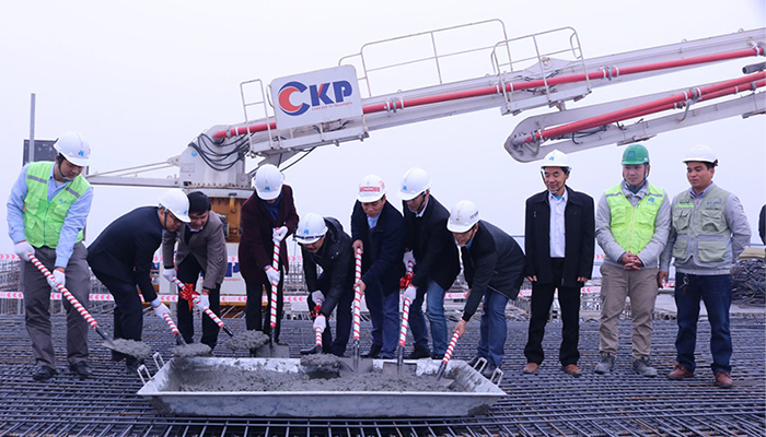 Tập đoàn Xây dựng Hòa Bình cất nóc dự án tổ hợp Hoàng Cầu