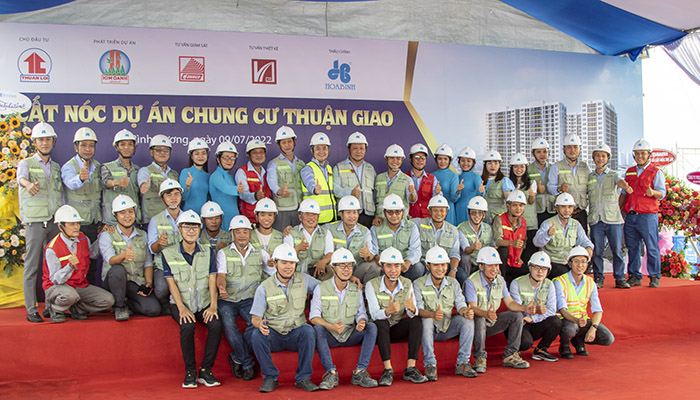 Hòa Bình cất nóc vượt tiến độ dự án Legacy Central