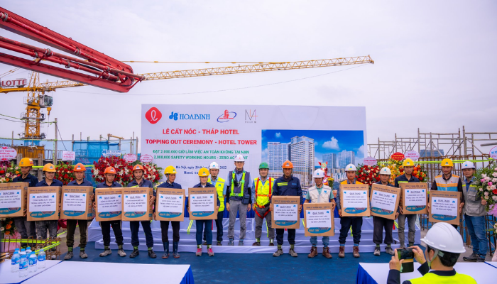 Hòa Bình vui mừng cất nóc tháp Hotel – công trình Lotte Mall Hà Nội, đạt 2 triệu giờ an toàn