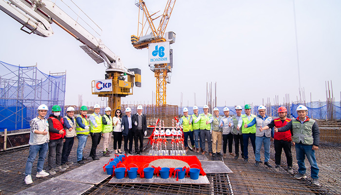 Hòa Bình cất nóc vượt tiến độ dự án Geleximco Southern Star