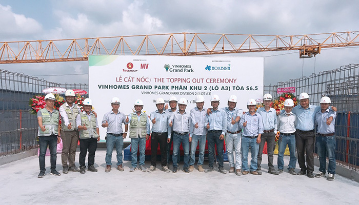 Cất nóc vượt tiến độ tòa S6.5 Vinhomes Grand Park