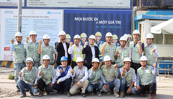 Những nụ cười vang trên công trình Hòa Bình